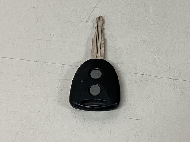 ムーヴＬ　ＣＤ／ＡＵＸ／キーレス／３．４万ｋｍ／オートエアコンハロゲンヘッドライト　純正ＡＵＸ入力端子付きＣＤチューナー　オートエアコン　キーレス　盗難防止セキュリティアラーム　電動格納ミラー　パワーウィンドウ（大阪府）の中古車