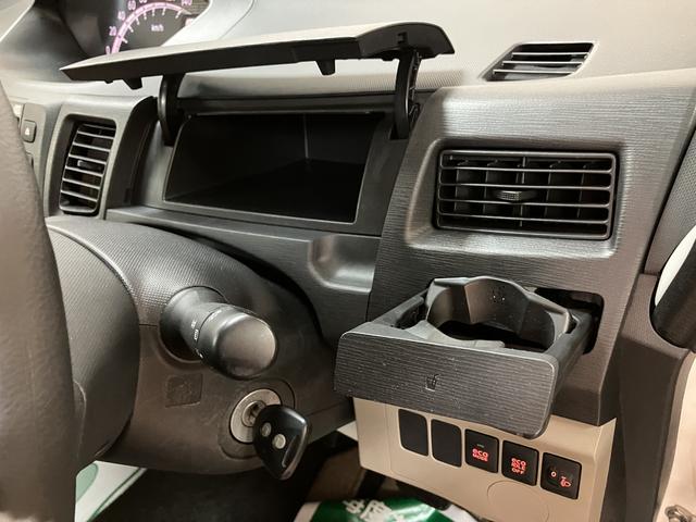 ムーヴＬ　ＣＤ／ＡＵＸ／キーレス／３．４万ｋｍ／オートエアコンハロゲンヘッドライト　純正ＡＵＸ入力端子付きＣＤチューナー　オートエアコン　キーレス　盗難防止セキュリティアラーム　電動格納ミラー　パワーウィンドウ（大阪府）の中古車