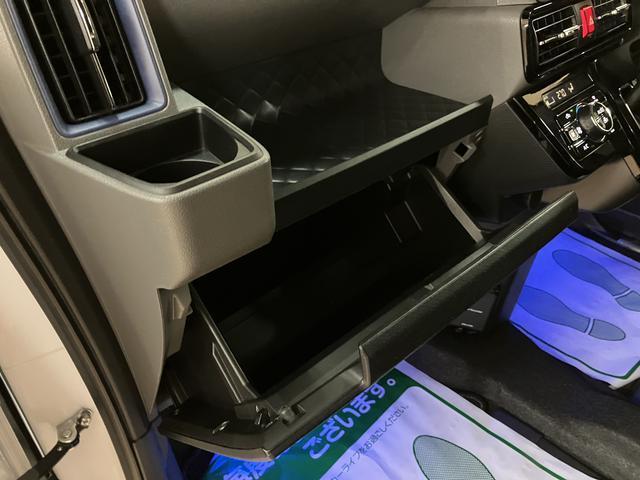 タントカスタムＸセレクション　９インチナビ／Ｂカメラ／ＦＲドラレコスマートアシスト　ＬＥＤヘッドライト／フォグ　９インチナビ　バックカメラ　オートエアコン　ＦＲドラレコ　両側電動スライドドア　前席シートヒーター　盗難防止セキュリティアラーム　アルミホイール（大阪府）の中古車