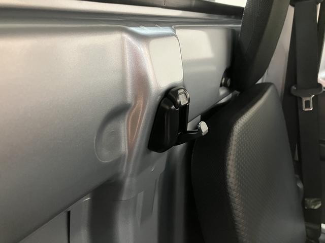 ハイゼットトラックスタンダード　サポカーＳベーシック適合　認定中古車衝突回避軽減ブレーキ・誤発進抑制機能・ＣＶＴ・ＥＴＣ車載器・Ｒ５年式・走行３．６万キロ・ＬＥＤヘッドライトフォグランプ・ＡＭ／ＦＭラジオ・前後コーナーセンサー・１２か月間／走行距離無制限保証付（大阪府）の中古車