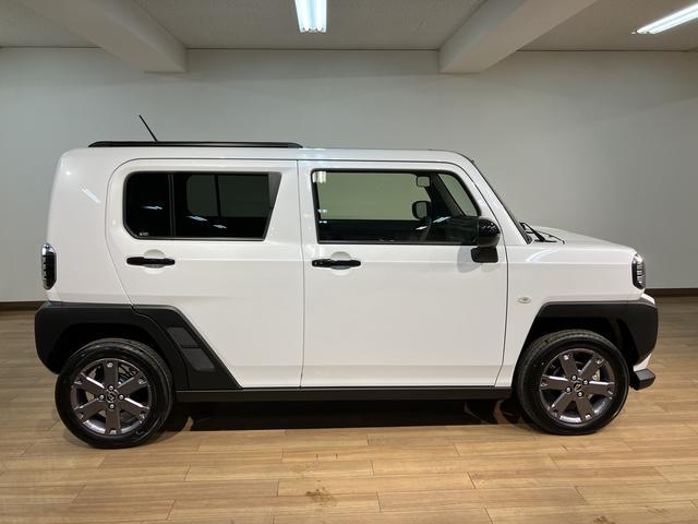 タフトＧ　ダーククロムベンチャー／Ｒ７年式／走行４Ｋｍ／クルコンＲ７年式／走行４Ｋｍ／バックカメラ対応車／ステアリングスイッチ／クルーズコントロール／前席シートヒーター／電動パーキングブレーキ／ＬＥＤヘッドライト・フォグランプ／アルミ／オートエアコン／キーフリー（大阪府）の中古車