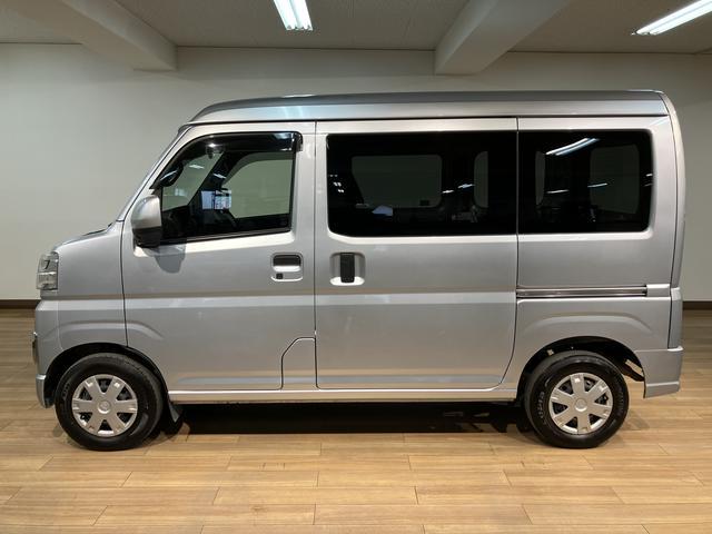 ハイゼットカーゴクルーズターボ CVT プッシュボタンスタート エコアイドルターボエンジン CVT オーディオレス LEDルームランプ LEDヘッドランプ オートライト プッシュボタンスタート キーフリーシステム コーナーセンサー エコアイドル 電動格納ミラー(大阪府)の中古車