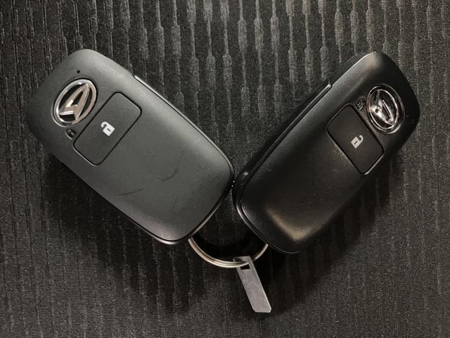 ハイゼットカーゴクルーズターボ CVT プッシュボタンスタート エコアイドルターボエンジン CVT オーディオレス LEDルームランプ LEDヘッドランプ オートライト プッシュボタンスタート キーフリーシステム コーナーセンサー エコアイドル 電動格納ミラー(大阪府)の中古車