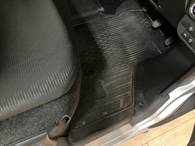 ハイゼットカーゴクルーズターボ CVT プッシュボタンスタート エコアイドルターボエンジン CVT オーディオレス LEDルームランプ LEDヘッドランプ オートライト プッシュボタンスタート キーフリーシステム コーナーセンサー エコアイドル 電動格納ミラー(大阪府)の中古車