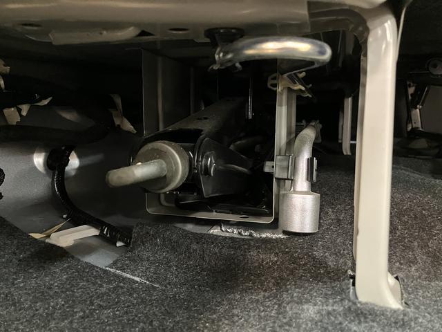 ハイゼットカーゴクルーズターボ CVT プッシュボタンスタート エコアイドルターボエンジン CVT オーディオレス LEDルームランプ LEDヘッドランプ オートライト プッシュボタンスタート キーフリーシステム コーナーセンサー エコアイドル 電動格納ミラー(大阪府)の中古車