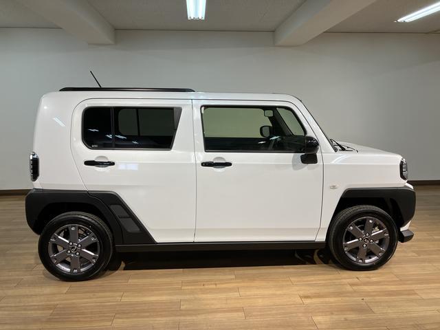 タフトＧ　ダーククロムベンチャー　Ｒ７／クルコン／ナビ／Ｂカメラスカイルーフ／Ｒ７年／新車保証／走行５キロ／クルコン／コーナーセンサーナビ／バックカメラ／フルセグＴＶ／Ｂｌｕｅｔｏｏｔｈ／ＵＳＢ／電動パーキングブレーキ・ブレーキホールド／ＬＥＤライト／キーフリー／（大阪府）の中古車