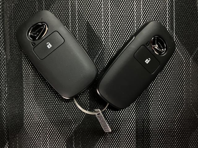 タフトＧターボ　ダーククロムベンチャー／２５年モデルナビ／クルコンＲ７年式／走行１９ｋｍ／２５年モデルナビ／バックカメラ／ステアリングスイッチ／クルーズコントロール／前席シートヒーター／電動パーキングブレーキ／ＬＥＤヘッドライト・フォグ／オートエアコン／キーフリー（大阪府）の中古車