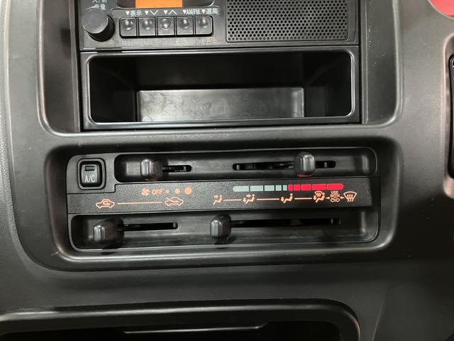 ハイゼットトラックエアコン・パワステ　スペシャル　１年保証／車検整備付き認定中古車／３．３万キロ／マニュアル車／１年保証／車検整備付き／エアコン／パワステ／荷台灯／ラジオ／（大阪府）の中古車