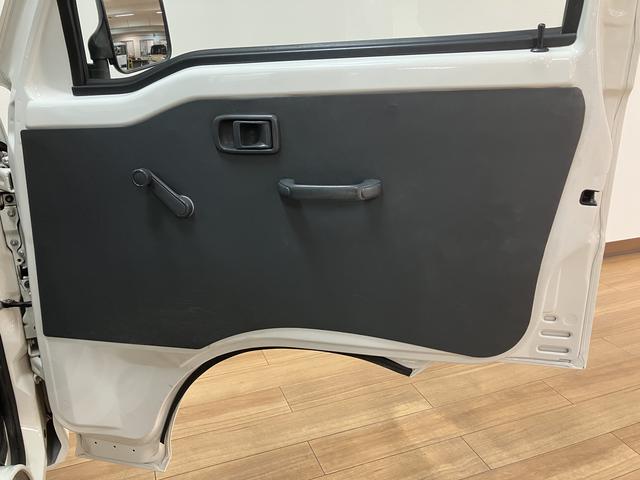 ハイゼットトラックエアコン・パワステ　スペシャル　１年保証／車検整備付き認定中古車／３．３万キロ／マニュアル車／１年保証／車検整備付き／エアコン／パワステ／荷台灯／ラジオ／（大阪府）の中古車