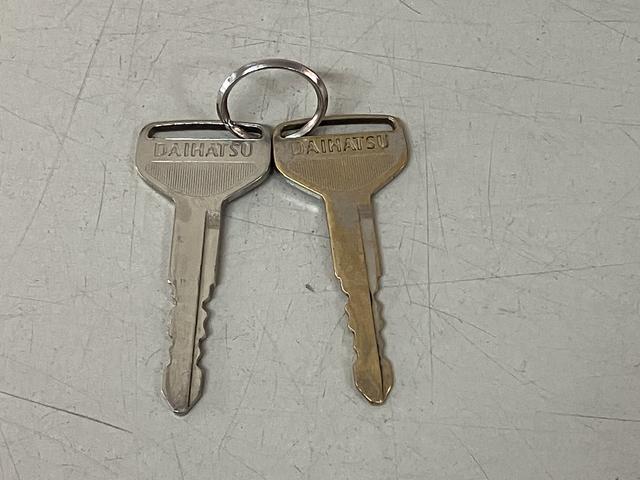 ハイゼットトラックエアコン・パワステ　スペシャル　１年保証／車検整備付き認定中古車／３．３万キロ／マニュアル車／１年保証／車検整備付き／エアコン／パワステ／荷台灯／ラジオ／（大阪府）の中古車