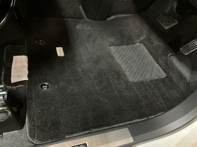 トールカスタムＧ　ターボ／走行０．３万ｋｍ／９インチＤＡ／クルコン走行０．３万ｋｍ／９インチディスプレイオーディオ／パノラマモニター／ステアリングスイッチ／ＥＴＣ／前後ドラレコ／クルーズコントロール／前席シートヒーター／両側パワースライドドア／キーフリー（大阪府）の中古車