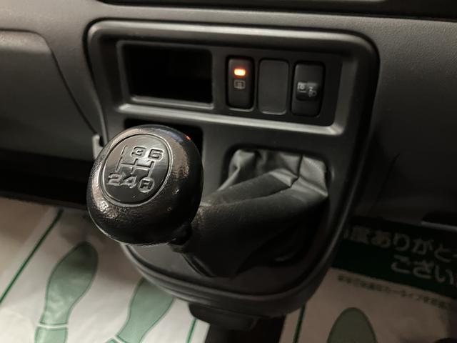 ハイゼットカーゴスペシャル/1年間走行距離無制限保証/車検整備渡し/純正ナビ1年間走行距離無制限保証 車検整備渡し 純正ワンセグナビ パワードアロック 5速マニュアルミッション車 助手席エアバック USB(大阪府)の中古車