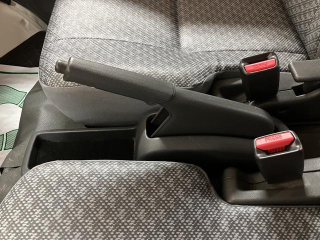 ハイゼットカーゴスペシャル/1年間走行距離無制限保証/車検整備渡し/純正ナビ1年間走行距離無制限保証 車検整備渡し 純正ワンセグナビ パワードアロック 5速マニュアルミッション車 助手席エアバック USB(大阪府)の中古車