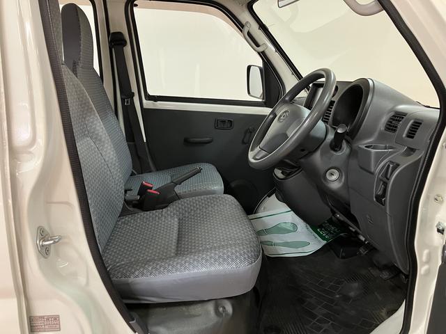 ハイゼットカーゴスペシャル/1年間走行距離無制限保証/車検整備渡し/純正ナビ1年間走行距離無制限保証 車検整備渡し 純正ワンセグナビ パワードアロック 5速マニュアルミッション車 助手席エアバック USB(大阪府)の中古車
