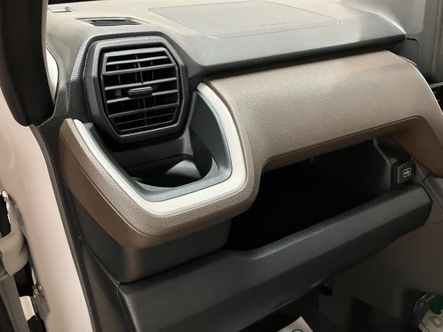 ムーヴＬ　純正ナビ　バックカメラ　ＬＥＤライト　届出済未使用車届出済未使用車・純正メモリーナビ・バックカメラ・両側スライドドア・ＬＥＤヘッドライト・キーレスエントリー・コーナーセンサー・衝突回避支援ブレーキ・誤発進抑制機能・１年間走行距離無制限保証（大阪府）の中古車
