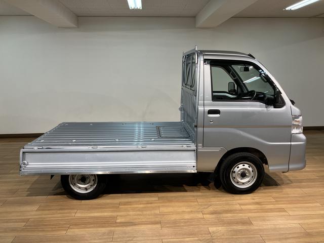 ハイゼットトラックエアコン・パワステスペシャルVS 2WD 5MT平成26年式/走行3.4万キロ/車検整備付き/2WD/5MT/工具箱/AM・FMラジオ/荷台作業灯/テールゲートチェーン/ラバーマット/バイザー/ゲート部分加工あり(大阪府)の中古車