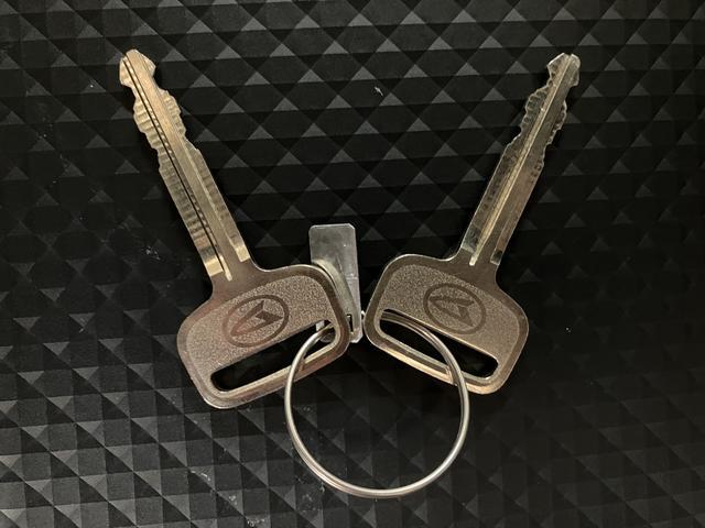 ハイゼットトラックスタンダードスマートアシストIIIt アイドリングストップ コーナーセンサー 1DNAM/FMラジオ 運転席/助手席エアバッグ エアコン パワステ(大阪府)の中古車