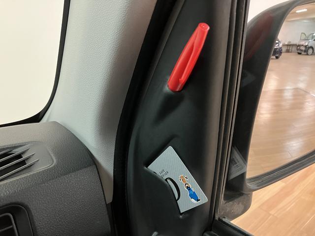 ハイゼットカーゴスペシャルＳＡIII　ナビ／ＥＴＣ車載器／ドラレコナビゲーション　ドライブレコーダー　ＥＴＣ車載器　４速オートマチック　エアコン　パワーステアリング　集中ドアロック　ハイルーフ　車検整備付き　１年間走行距離無制限保証（大阪府）の中古車