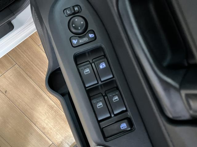 ムーヴＸ　届出済未使用車　片側電動スライドドア　バックカメラ対応届出済未使用車・オーディオレス・バックカメラ対応・片側電動スライドドア・ＬＥＤヘッドライト・コーナーセンサー・キーフリーシステム・衝突回避支援ブレーキ・誤発進抑制機能・１年間走行距離無制限保証（大阪府）の中古車