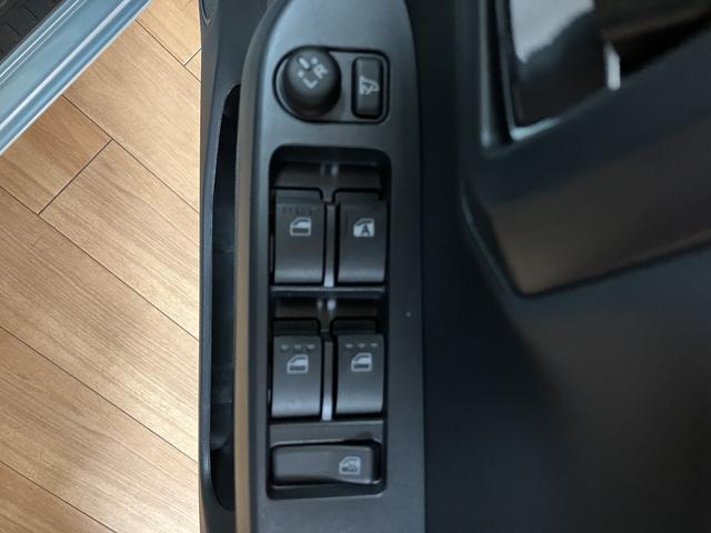 ミライースX SAIII 届出済未使用車令和8年式届出済未使用車 LEDヘッドライト キーレスエントリー 電動格納ドアミラー スマートアシスト3 エアコン ダイハツ認定中古車 新車保証継承(大阪府)の中古車