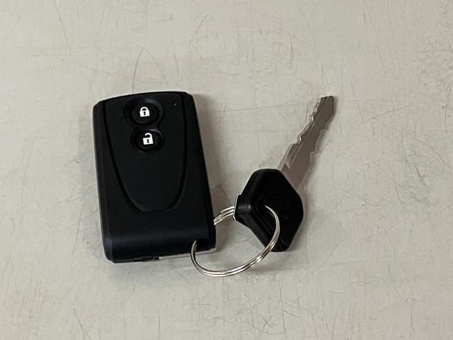 コペンローブ 弊社元試乗車/電動開閉ルーフ/令和7年/0.1万キロ弊社元試乗車/走行約1,181キロ/電動開閉ルーフ/LEDライト/フォグランプ/シートヒーター/コーナーセンサー/ターボエンジン/エンジンプッシュスタート/キーフリー/オートエアコン/パワーウィンドウ(大阪府)の中古車