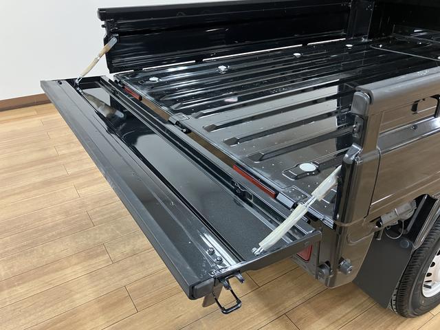 ハイゼットトラックジャンボSAIIIt 4WD(切替式)/4AT/荷台灯/4WD(切替式)/オートマ車/LEDライト/ETC/トップシェードガラス/リモコン付きキー/荷台灯/衝突軽減ブレーキ/コーナーセンサー/エアコン/パワステ/運転席・助手席グリップ/ゴムマット(大阪府)の中古車