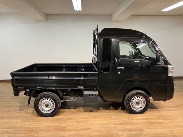 ハイゼットトラックジャンボSAIIIt 4WD(切替式)/4AT/荷台灯/4WD(切替式)/オートマ車/LEDライト/ETC/トップシェードガラス/リモコン付きキー/荷台灯/衝突軽減ブレーキ/コーナーセンサー/エアコン/パワステ/運転席・助手席グリップ/ゴムマット(大阪府)の中古車