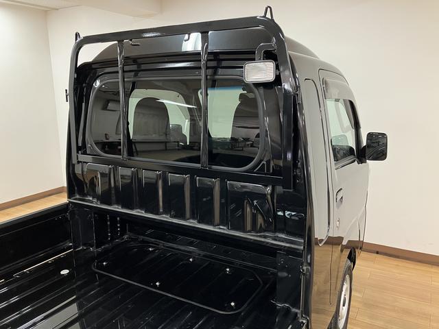 ハイゼットトラックジャンボSAIIIt 4WD(切替式)/4AT/荷台灯/4WD(切替式)/オートマ車/LEDライト/ETC/トップシェードガラス/リモコン付きキー/荷台灯/衝突軽減ブレーキ/コーナーセンサー/エアコン/パワステ/運転席・助手席グリップ/ゴムマット(大阪府)の中古車