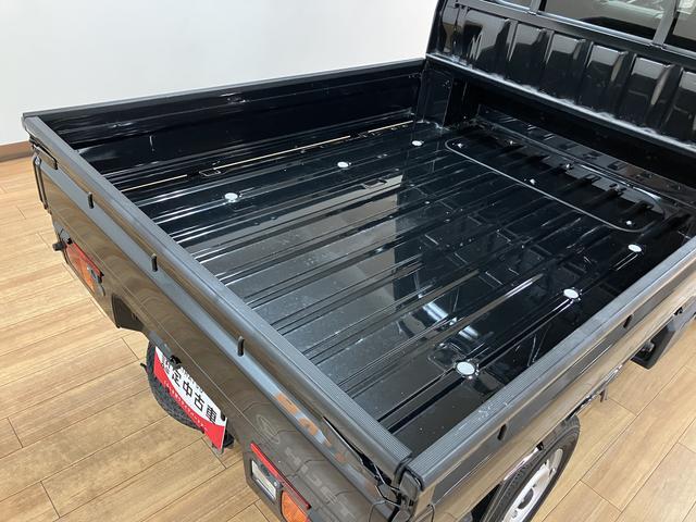 ハイゼットトラックジャンボSAIIIt 4WD(切替式)/4AT/荷台灯/4WD(切替式)/オートマ車/LEDライト/ETC/トップシェードガラス/リモコン付きキー/荷台灯/衝突軽減ブレーキ/コーナーセンサー/エアコン/パワステ/運転席・助手席グリップ/ゴムマット(大阪府)の中古車