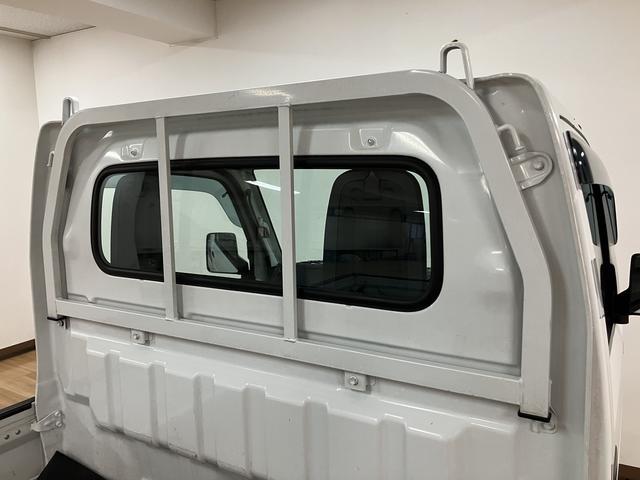 ミニキャブトラックＭ　９，３６５キロパワステ／エアコン／荷台マット／工具箱／令和３年９，３６５万ｋｍ／左右エアバック／エアコン／パワステ／ＡＭＦＭチューナー／５速マニュアルミッション／荷台マット／工具箱／ゲートプロテクターゴム／運転席・助手席アシストグリップ／スペアタイヤ／（大阪府）の中古車