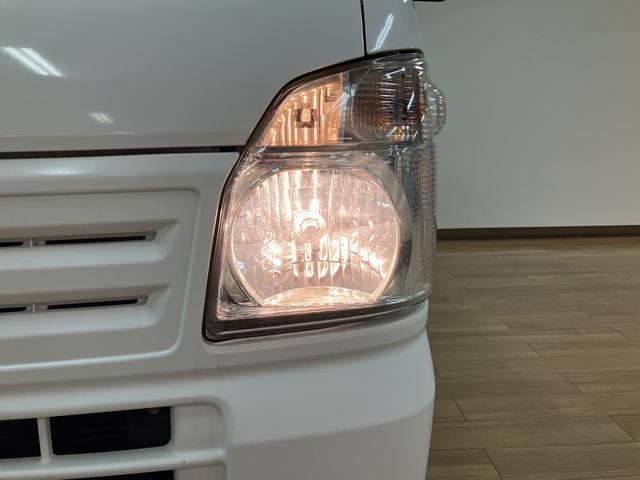 ミニキャブトラックＭ　９，３６５キロパワステ／エアコン／荷台マット／工具箱／令和３年９，３６５万ｋｍ／左右エアバック／エアコン／パワステ／ＡＭＦＭチューナー／５速マニュアルミッション／荷台マット／工具箱／ゲートプロテクターゴム／運転席・助手席アシストグリップ／スペアタイヤ／（大阪府）の中古車