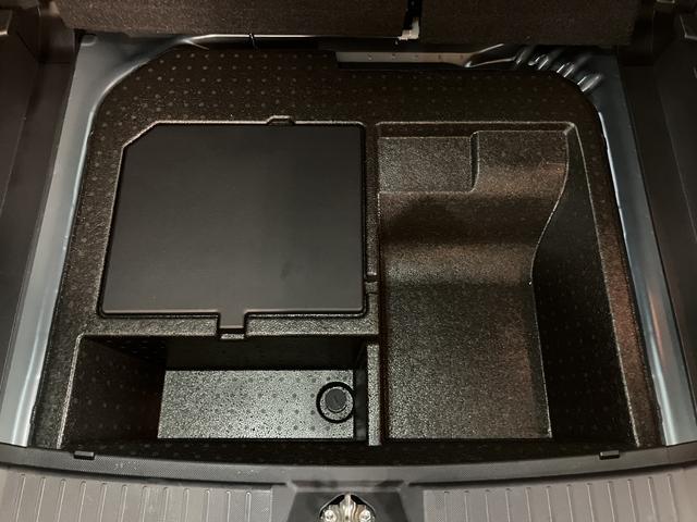 ロッキープレミアムＧＨＥＶ／９インチナビ／クルコン／Ｂカメラ／ＥＴＣ走行３．１万キロ／９インチナビ／ＢＬＵＥＴＯＯＴＨ／ＵＳＢ／バックカメラ／前後ドラレコ／ＥＴＣ／クルーズコントロール／電動パーキングブレーキ／スマートキー／前席シートヒーター／ＬＥＤヘッドライト／（大阪府）の中古車
