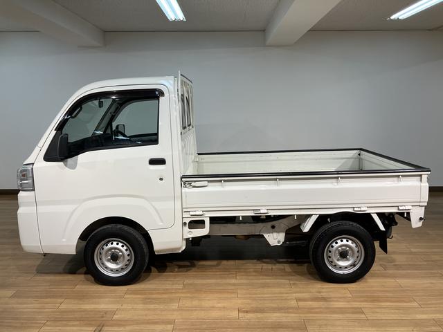 ハイゼットトラックスタンダード／エアコン／パワステ／１年保証／走行５．９万キロ１年間走行距離無制限保証／走行５．９万キロ／ラジオ／エアコン／パワーステアリング／ＥＴＣ／ロングバイザー／ゴムマット／三方開／ＡＴ車／車検整備付き／（大阪府）の中古車