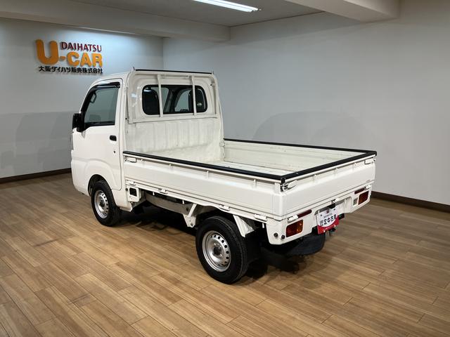 ハイゼットトラックスタンダード／エアコン／パワステ／１年保証／走行５．９万キロ１年間走行距離無制限保証／走行５．９万キロ／ラジオ／エアコン／パワーステアリング／ＥＴＣ／ロングバイザー／ゴムマット／三方開／ＡＴ車／車検整備付き／（大阪府）の中古車
