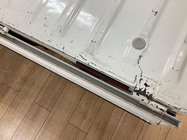 ハイゼットトラックスタンダード／エアコン／パワステ／１年保証／走行５．９万キロ１年間走行距離無制限保証／走行５．９万キロ／ラジオ／エアコン／パワーステアリング／ＥＴＣ／ロングバイザー／ゴムマット／三方開／ＡＴ車／車検整備付き／（大阪府）の中古車