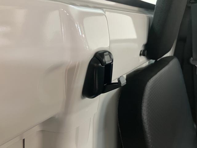 ハイゼットトラックスタンダード MT車/スマアシ/コーナーセンサーR.7年式//パワステ/コーナーセンサー/エアコン/衝突回避支援ブレーキ/車線逸脱抑制制御機能/ブレーキ制御付き誤発進抑制抑制機能/オートライト/(大阪府)の中古車