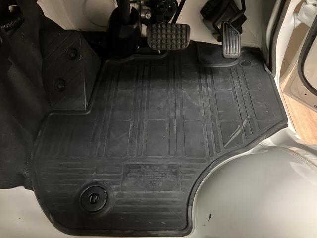 ハイゼットトラックスタンダード　ＣＶＴ車　スマアシ　オートライトＣＶＴ車／スマートアシスト／ＥＴＣ車載器／エアコン／パワステ／オートライト／純正ラジオ／アイドリングストップ機構／コーナーセンサー（大阪府）の中古車