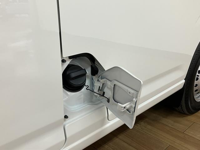 ハイゼットカーゴDX スマートアシスト CVT キーレス届出済未使用車/スマートアシスト/CVT/エアコン/パワステ/AM・FMラジオ/パワーウィンドウ/キーレスエントリー(大阪府)の中古車