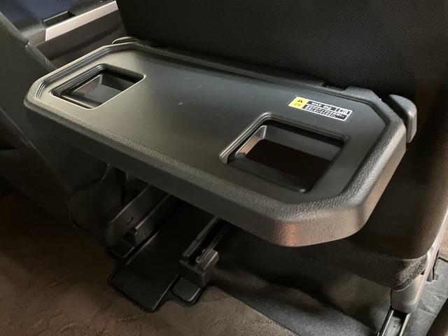 トールカスタムＧ　リミテッド　ＳＡIII／９インチナビ／Ｐモニター走行０．９万Ｋｍ／９インチナビ／パノラマモニター／ステアリングスイッチ／６スピーカー／ＥＴＣ／ドラレコ／クルーズコントロール／前席シートヒーター／両側パワースライドドア／ＬＥＤヘッドライト・フォグ（大阪府）の中古車
