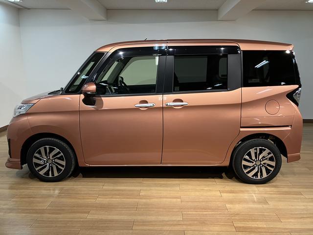 トールカスタムＧ　リミテッド　ＳＡIII／９インチナビ／Ｐモニター走行０．９万Ｋｍ／９インチナビ／パノラマモニター／ステアリングスイッチ／６スピーカー／ＥＴＣ／ドラレコ／クルーズコントロール／前席シートヒーター／両側パワースライドドア／ＬＥＤヘッドライト・フォグ（大阪府）の中古車