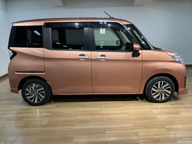 トールカスタムＧ　リミテッド　ＳＡIII／９インチナビ／Ｐモニター走行０．９万Ｋｍ／９インチナビ／パノラマモニター／ステアリングスイッチ／６スピーカー／ＥＴＣ／ドラレコ／クルーズコントロール／前席シートヒーター／両側パワースライドドア／ＬＥＤヘッドライト・フォグ（大阪府）の中古車