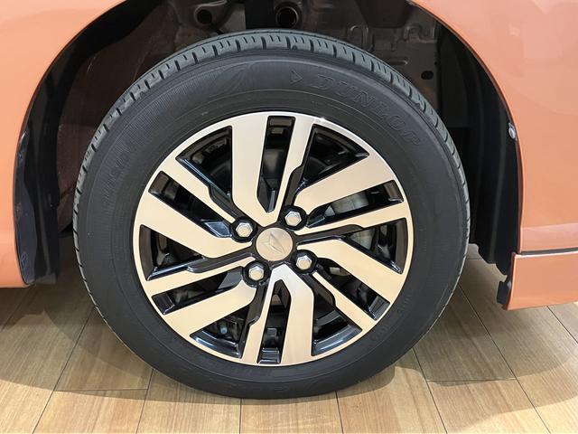 トールカスタムＧ　リミテッド　ＳＡIII／９インチナビ／Ｐモニター走行０．９万Ｋｍ／９インチナビ／パノラマモニター／ステアリングスイッチ／６スピーカー／ＥＴＣ／ドラレコ／クルーズコントロール／前席シートヒーター／両側パワースライドドア／ＬＥＤヘッドライト・フォグ（大阪府）の中古車