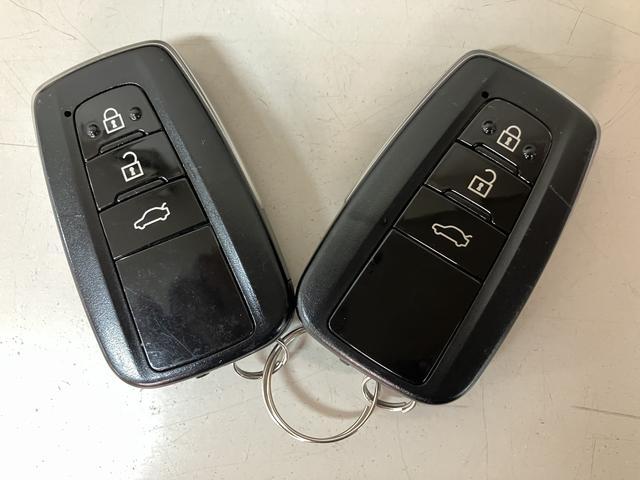 アルティスＧ／ハイブリッド車／ナビ／バックカメラ／ＥＴＣ／クルコンハイブリッド車／ナビゲーション／バックカメラ／ステアリングスイッチ／ＥＴＣ／ドライブレコーダー／クルーズコントロール／ＵＳＢアダプター／ＬＥＤヘッドライト・フォグランプ／オートエアコン／キーフリー（大阪府）の中古車