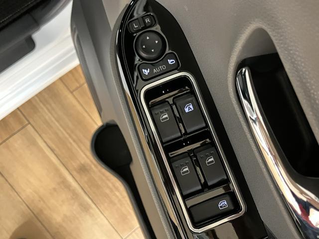 タントカスタムＲＳ　４ＷＤ／車検整備渡／ナビ／前後ドラレコ車検整備渡　４ＷＤ　Ｂｌｕｅｔｏｏｔｈ対応純正ナビ　フルセグＴＶ　ＴＶコントロール　バックカメラ　前後録画ドラレコ　両側電動スライドドア　ＬＥＤヘッドランプ　シートヒーター　オートエアコン（大阪府）の中古車