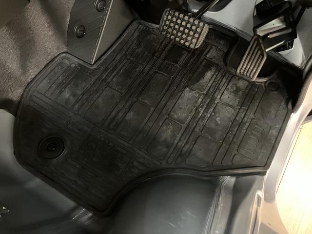 ハイゼットトラックスタンダード　ＣＶＴ／スマートアシスト／ＡＭ・ＦＭラジオ走行９４９ｋｍ／ＣＶＴ／スマートアシスト／ＡＭ・ＦＭラジオ／コーナーセンサー／エアコン／パワステ／３方開（大阪府）の中古車
