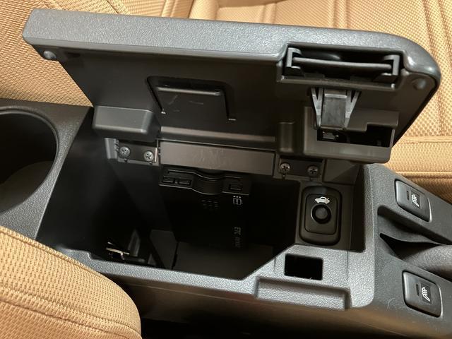 コペンエクスプレイ　電動開閉式ルーフ／１６インチアルミ／純正ナビ純正ナビ　フルセグＴＶ　Ｂｌｕｅｔｏｏｔｈ対応　ドライブレコーダー　ＥＴＣ　シートヒーター　ＬＥＤヘッドランプ　１６インチアルミホイール　３気筒ターボ　７速スーパーアクティブシフト付きＣＶＴ（大阪府）の中古車