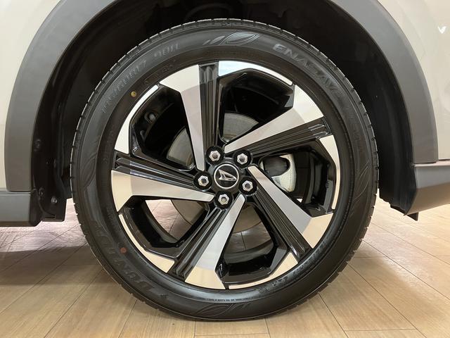 ロッキープレミアムＧ　ＨＥＶ　純正ナビ／バックカメラ／ＥＴＣ走行３，１ｋｍ／純正ナビ／バックカメラ／ＥＴＣ／バックカメラ／クルーズコントロール／シートヒーター（前席）／ＵＳＢ端子／キーフリーシステム／ＬＥＤヘッドライト・フォグランプ／アルミホイール／（大阪府）の中古車