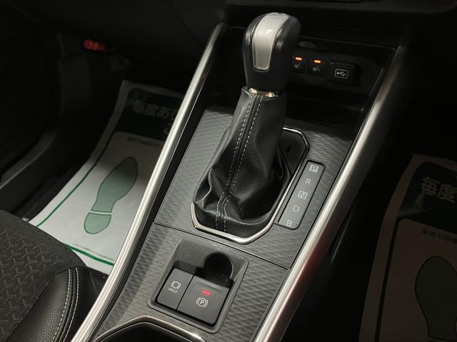 ロッキープレミアムＧ　ＨＥＶ　純正ナビ／バックカメラ／ＥＴＣ走行３，１ｋｍ／純正ナビ／バックカメラ／ＥＴＣ／バックカメラ／クルーズコントロール／シートヒーター（前席）／ＵＳＢ端子／キーフリーシステム／ＬＥＤヘッドライト・フォグランプ／アルミホイール／（大阪府）の中古車