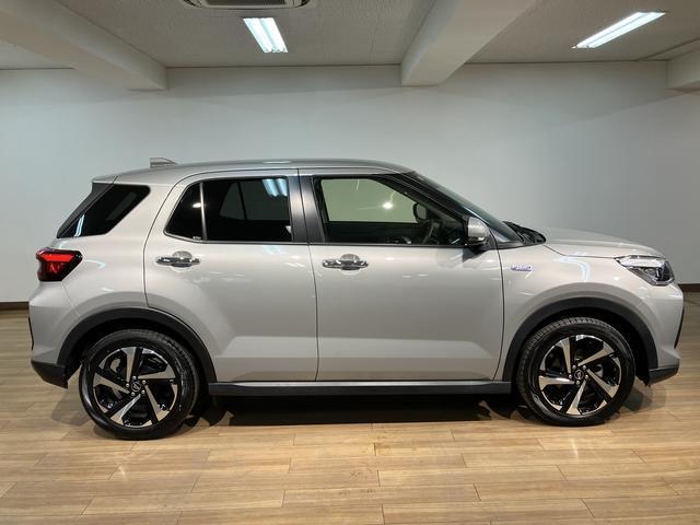 ロッキープレミアムＧ　ＨＥＶ　純正ナビ／バックカメラ／ＥＴＣ走行３，１ｋｍ／純正ナビ／バックカメラ／ＥＴＣ／バックカメラ／クルーズコントロール／シートヒーター（前席）／ＵＳＢ端子／キーフリーシステム／ＬＥＤヘッドライト・フォグランプ／アルミホイール／（大阪府）の中古車