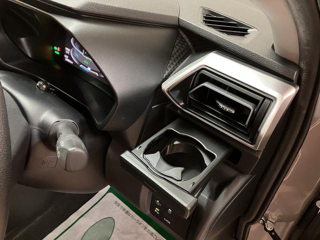 ロッキープレミアムＧ　ＨＥＶ　純正ナビ／バックカメラ／ＥＴＣ走行３，１ｋｍ／純正ナビ／バックカメラ／ＥＴＣ／バックカメラ／クルーズコントロール／シートヒーター（前席）／ＵＳＢ端子／キーフリーシステム／ＬＥＤヘッドライト・フォグランプ／アルミホイール／（大阪府）の中古車